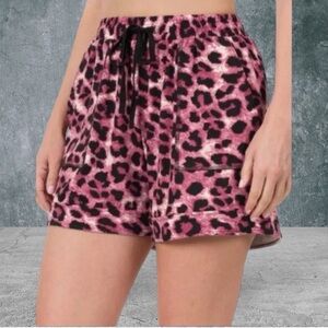 Pink Leopard Print Shorts with Pockets, NEW✔️